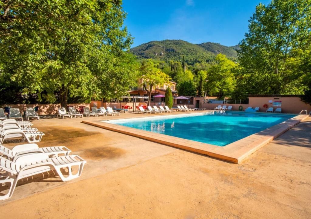Camping Hotel Les Rives Du Loup Tourrettes-sur-Loup Dış mekan fotoğraf
