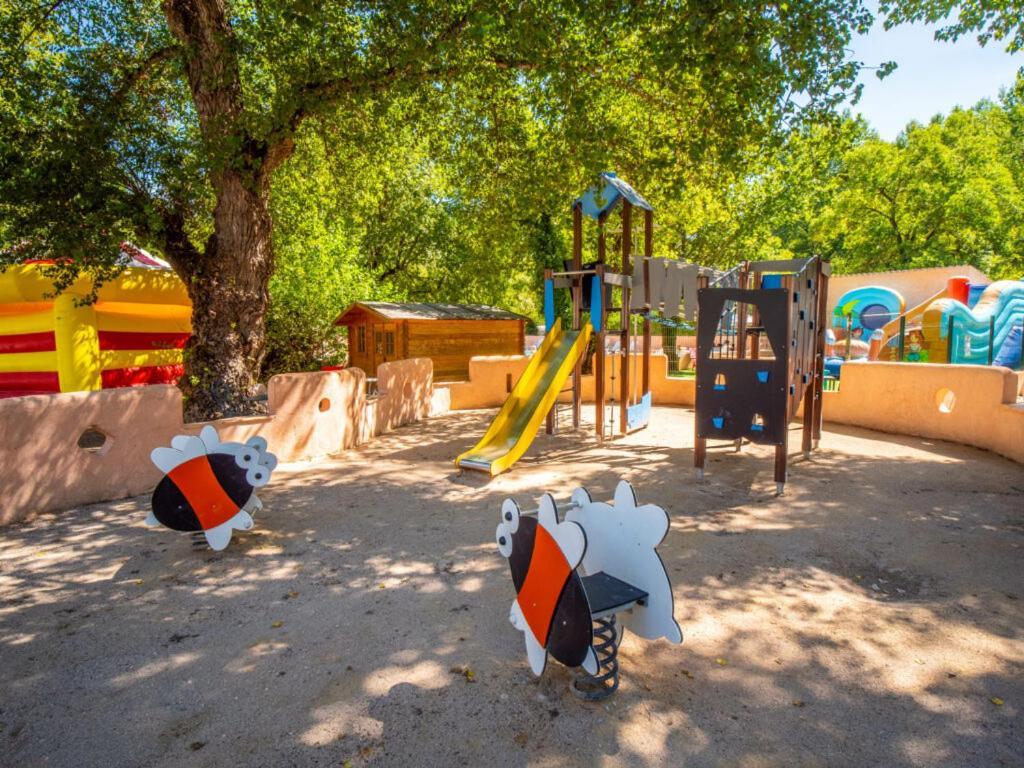 Camping Hotel Les Rives Du Loup Tourrettes-sur-Loup Dış mekan fotoğraf