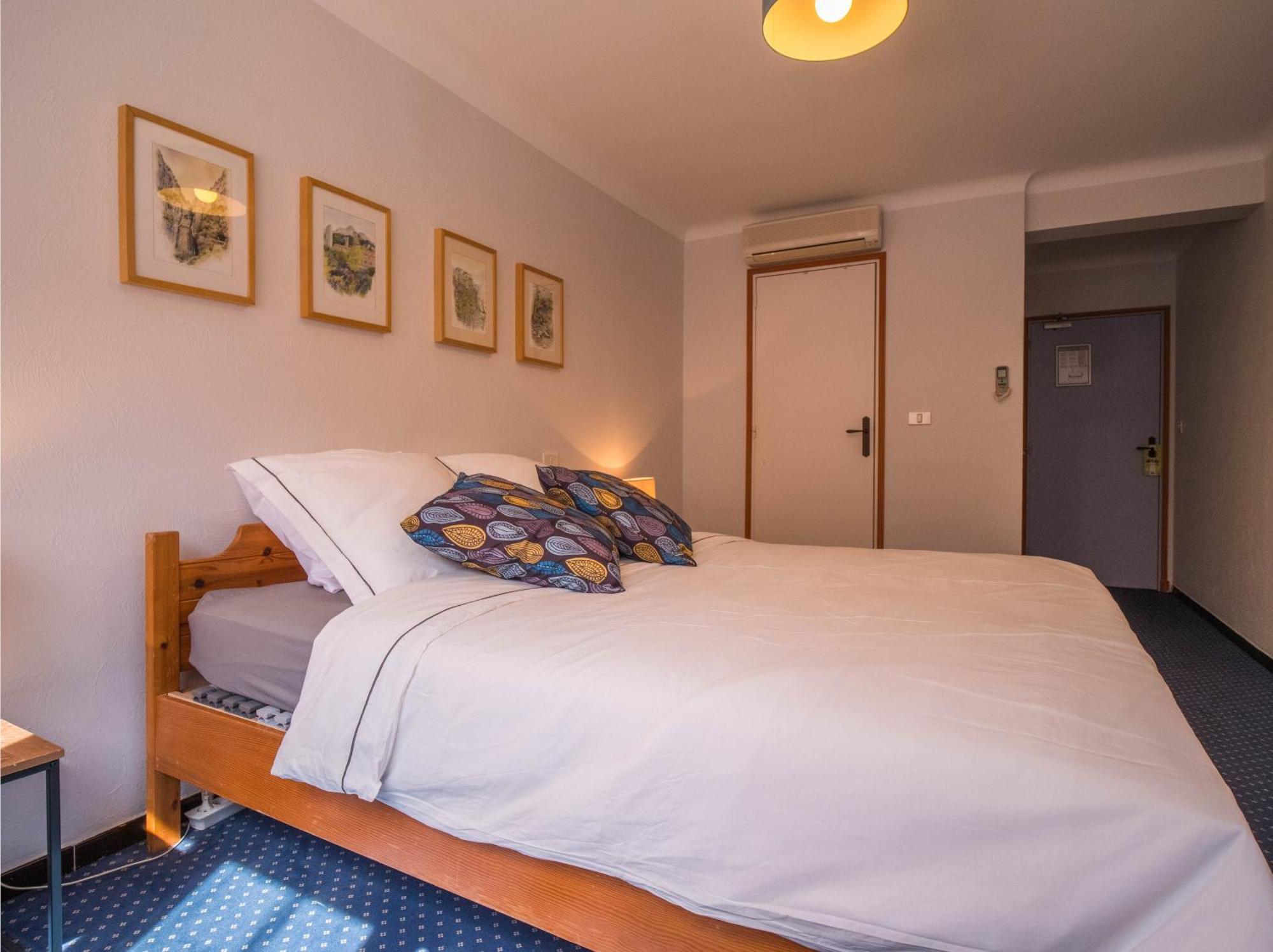 Camping Hotel Les Rives Du Loup Tourrettes-sur-Loup Dış mekan fotoğraf
